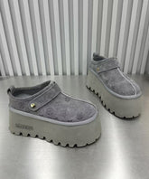 Sandalias elegantes de plataforma con diseño de empalme en relieve de ante color camello claro